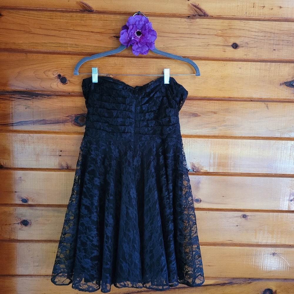 Express strapless lace dress - Picture 2 of 3